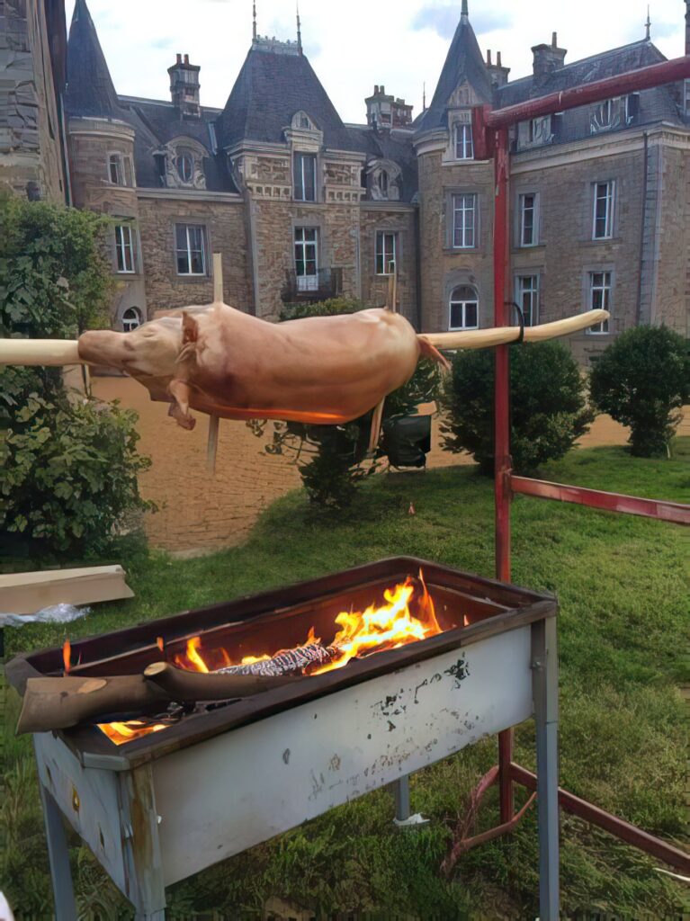 Chateau De La Barillere Location Gite En Mayenne 53 20842064 1086734394762600 3843853142001094547 N Scale 4 00x