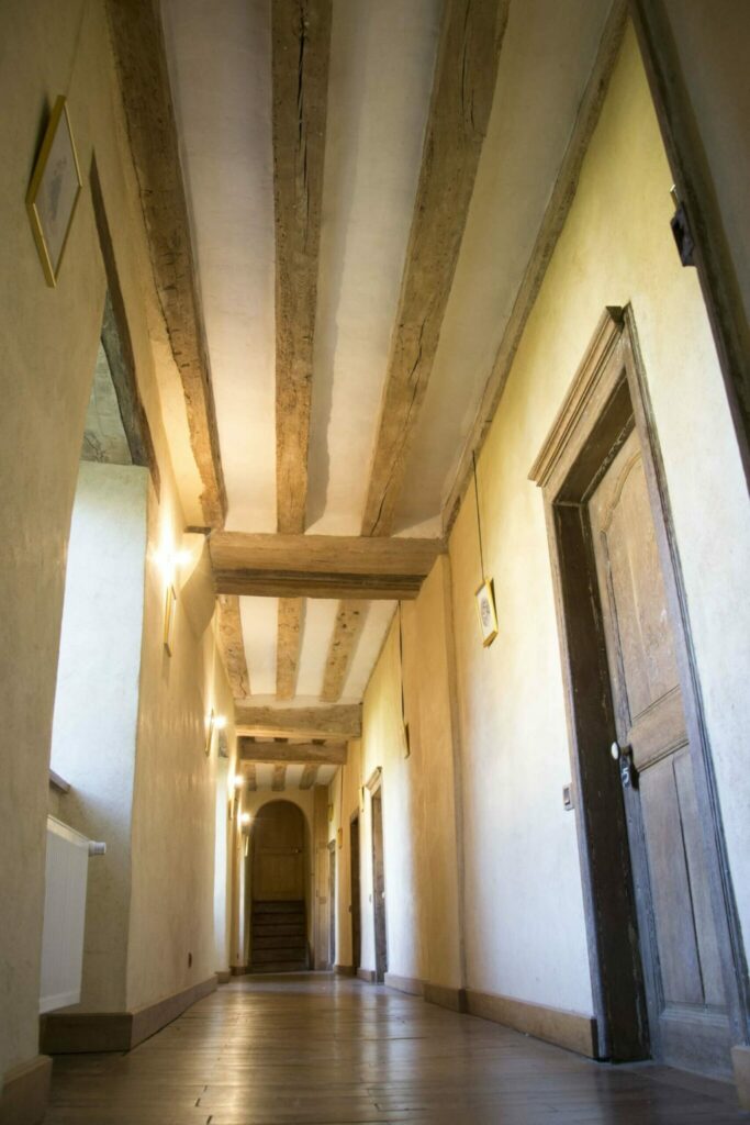 Chateau De La Barillere Location Gite En Mayenne 53 Chateau De La Barillere COULOIR Scaled 1